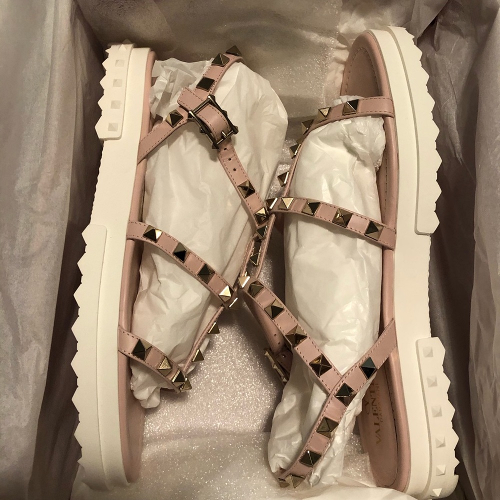 ❤️Valentino Pink Sandals❤️